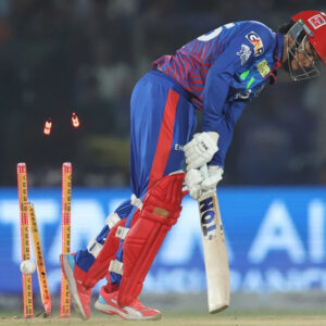 RCB vs DC Match के पहले 4 ओवरों में ऐसा क्या हुआ कि IPL इतिहास बदल गया?